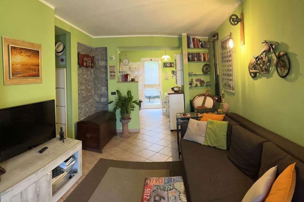 Le Rose , Relax In Casolare Del 1700 Apartamento Sarzana Exterior foto